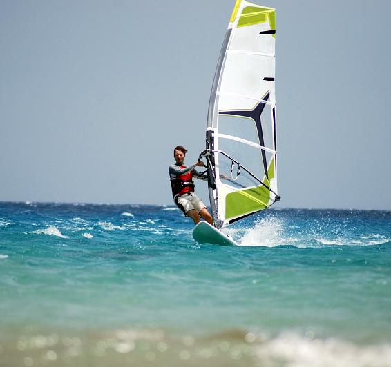 Sailing and windsurfing